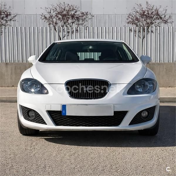 Käytetty Seat Leon 90 HP (66 kW) 2010 Valkoinen Viistoperä