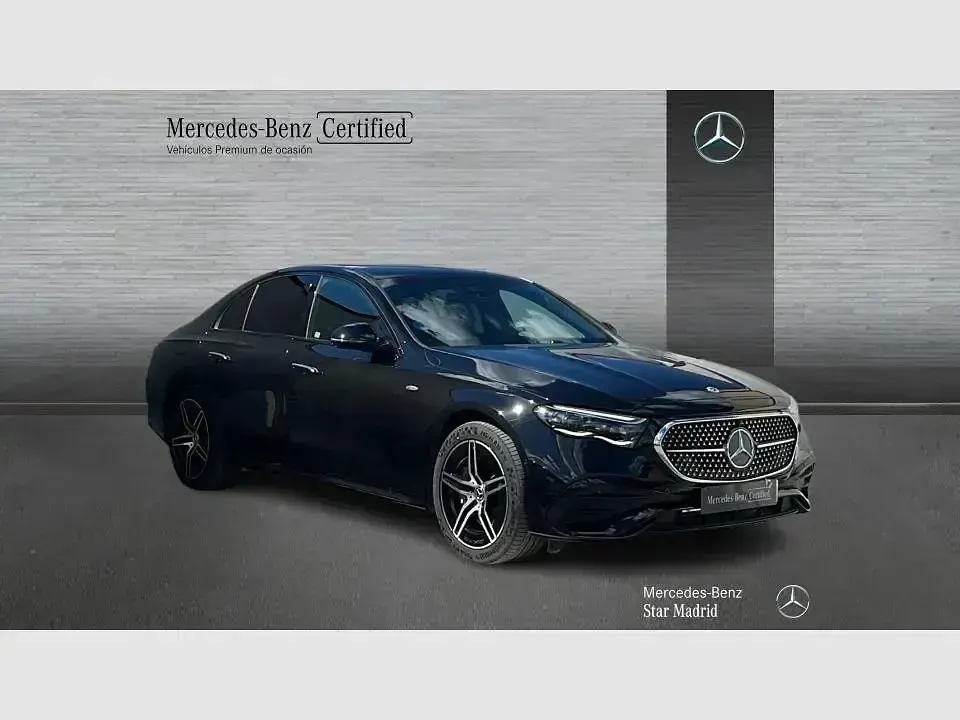 Usado Mercedes E300 313 CV (230 kW) 2025 Negro Berlina