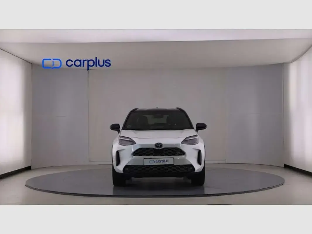 Usado Toyota Yaris Cross Sport 131 CV (96 kW) 2025 Blanco SUV