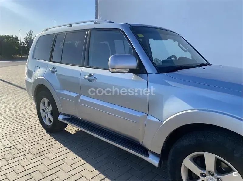 Usado Mitsubishi Montero 170 CV (125 kW) 2007 Gris / plata SUV