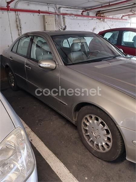 Usado Mercedes E320 Classic 224 CV (164 kW) 2003 Beige Berlina