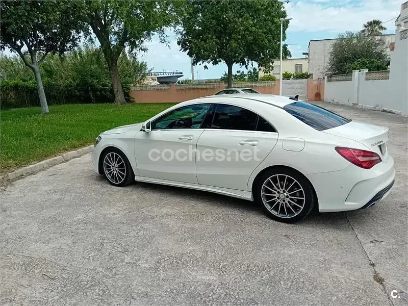 Usado Mercedes CLA200 136 CV (100 kW) 2017 Blanco Coupe