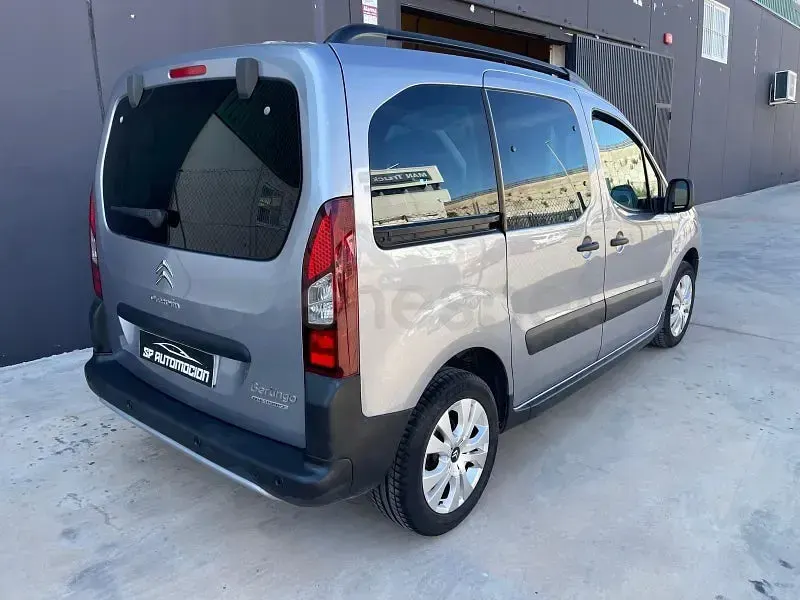 Usado Citroën Berlingo Feel 102 CV (75 kW) 2018 Azul Monovolumen