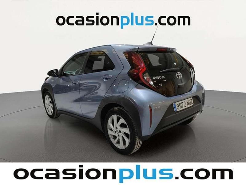Usado Toyota Aygo Play 72 CV (52 kW) 2025 Gris Utilitario