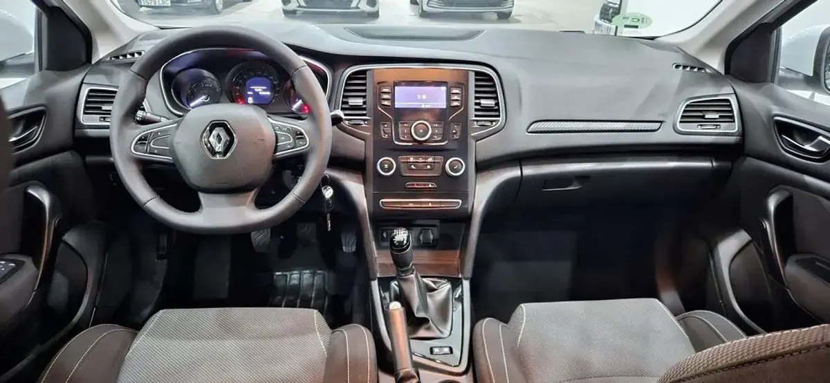Usado Renault Mégane IV Life 101 CV (74 kW) 2018 Blanco Utilitario