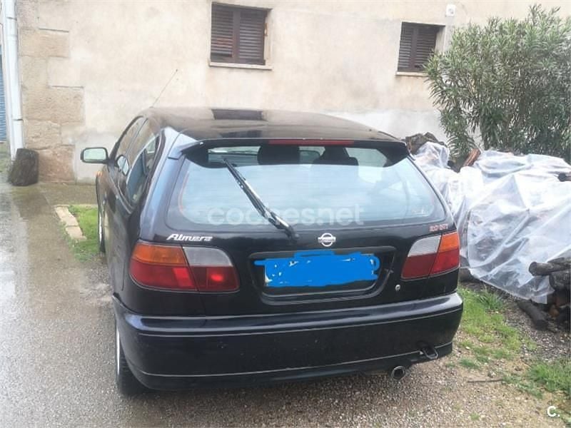 Usado Nissan Almera 143 CV (105 kW) 1997 Negro Berlina