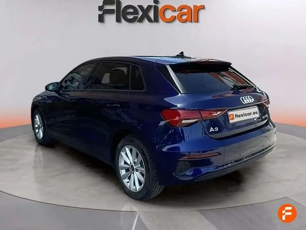 Usado Audi A3 110 CV (80 kW) 2023 Azul Berlina