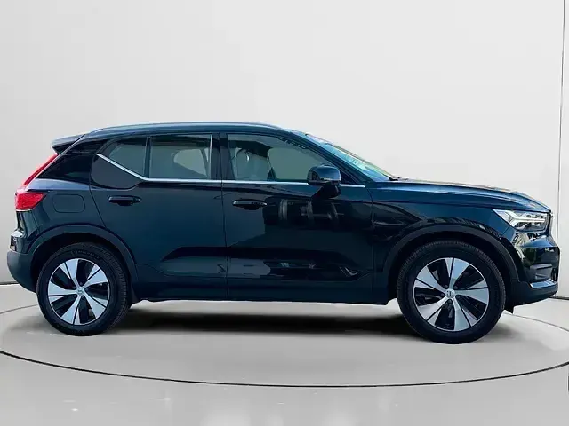 Usado Volvo XC40 Inscription 211 CV (155 kW) 2021 Negro SUV