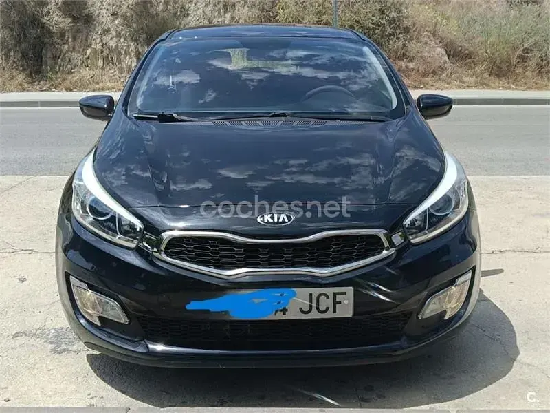 Usado Kia ProCeed 100 CV (73 kW) 2015 Negro Utilitario