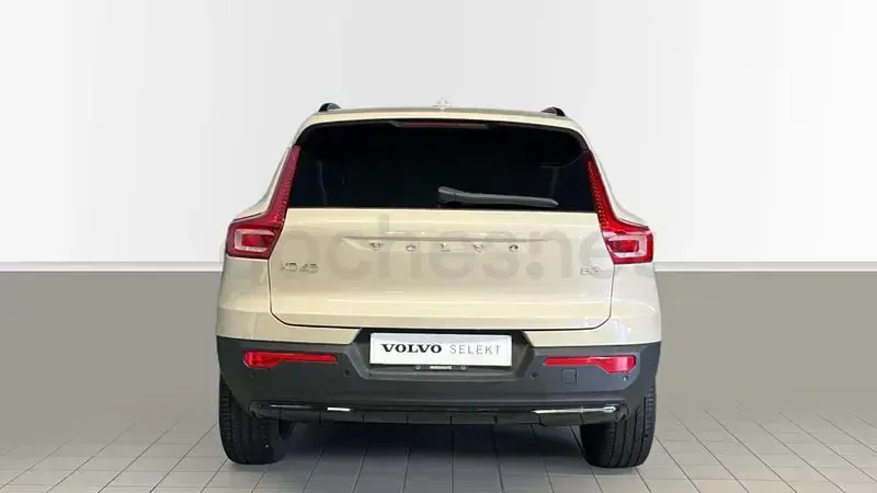 Usado Volvo XC40 Plus 163 CV (119 kW) 2025 Marrón SUV
