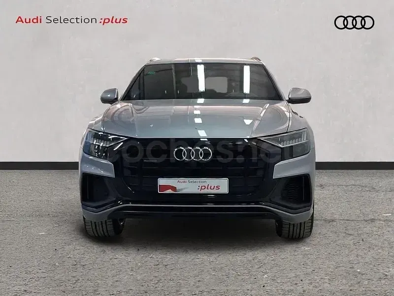 Usado Audi Q8 S-line plus 286 CV (210 kW) 2022 Gris / plata SUV