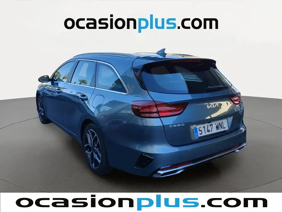 Usado Kia Ceed 141 CV (103 kW) 2024 Gris Utilitario