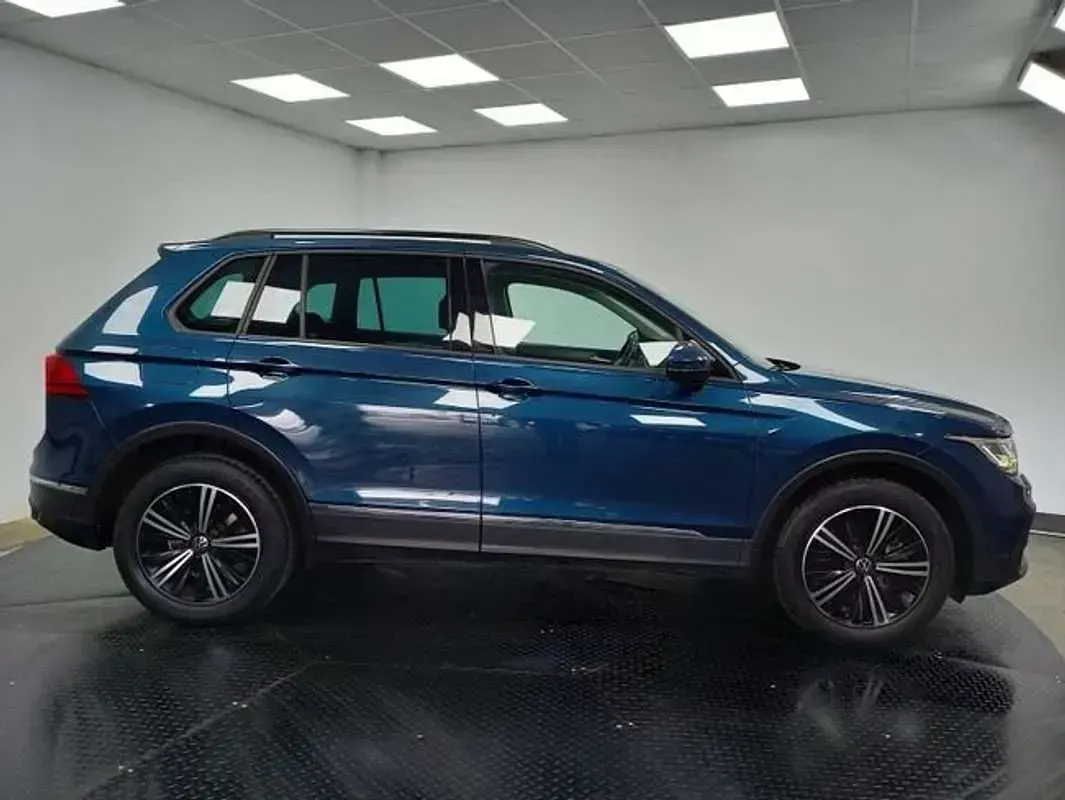 Usado VW Tiguan Life 245 CV (180 kW) 2022 Azul SUV