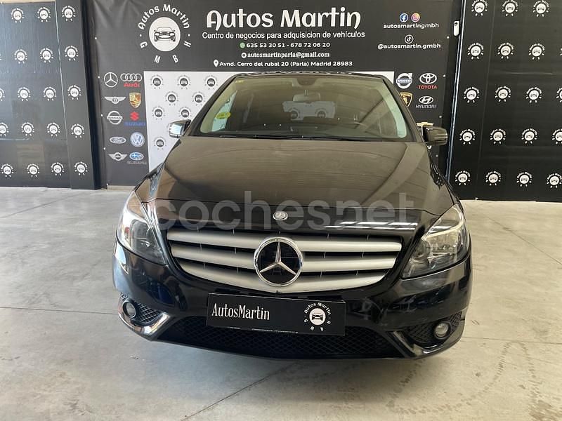 Usado Mercedes B180 Urban 109 CV (80 kW) 2014 Negro Monovolumen