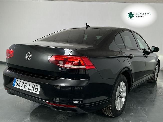 Usado VW Passat Business 122 CV (89 kW) 2022 Azul Familiar