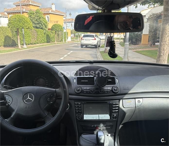 Negro Usado 2005 Mercedes E200 Classic Berlina | 4500 € - Imagen 1/4