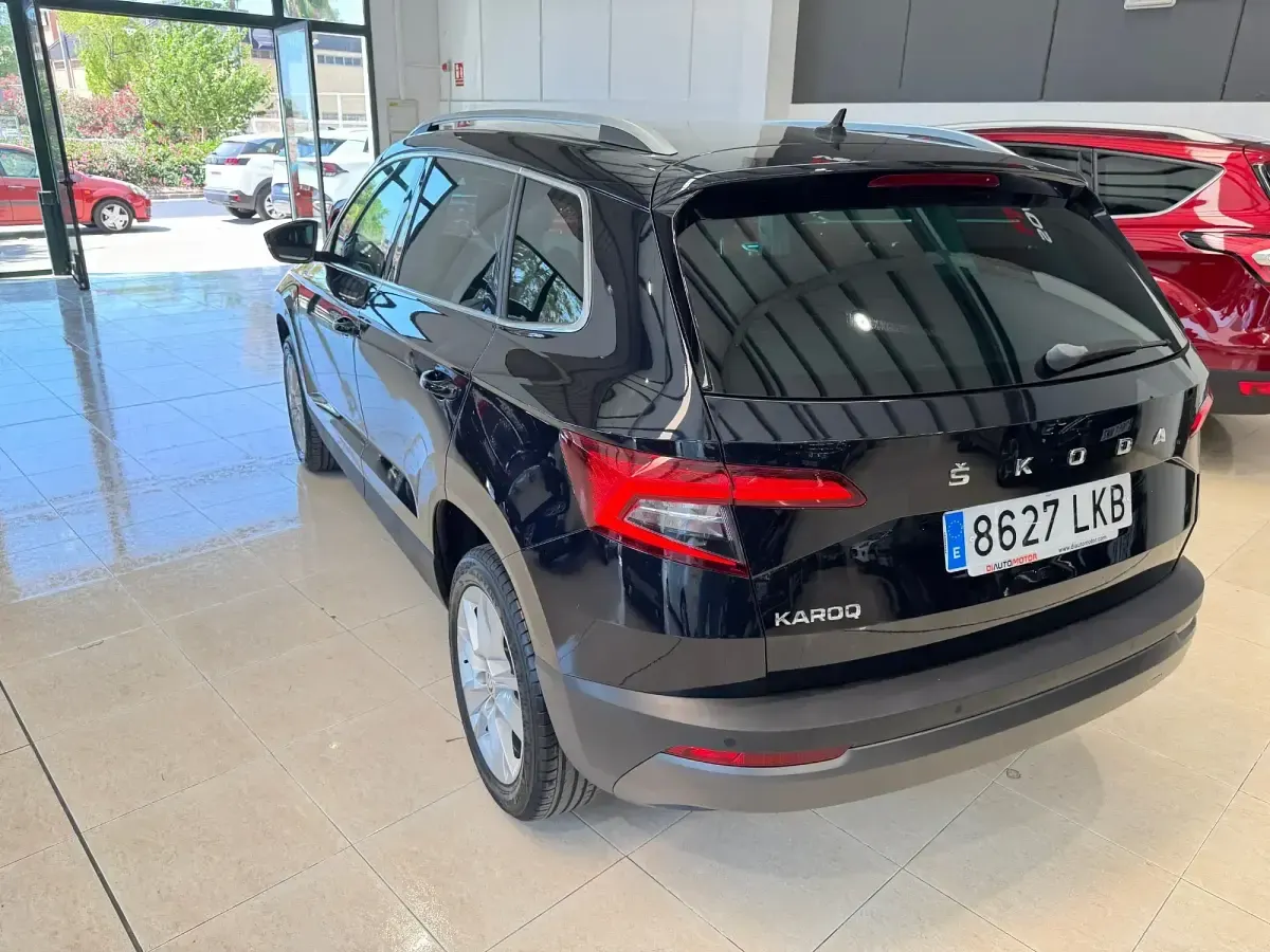 Usado Skoda Karoq Active 115 CV (84 kW) 2020 Negro SUV