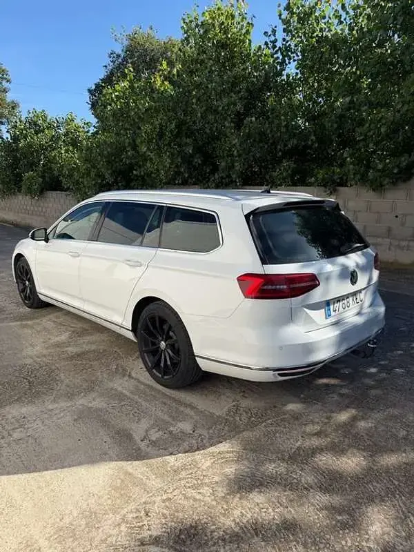 Usado VW Passat Exclusive 150 CV (110 kW) 2018 Blanco Familiar