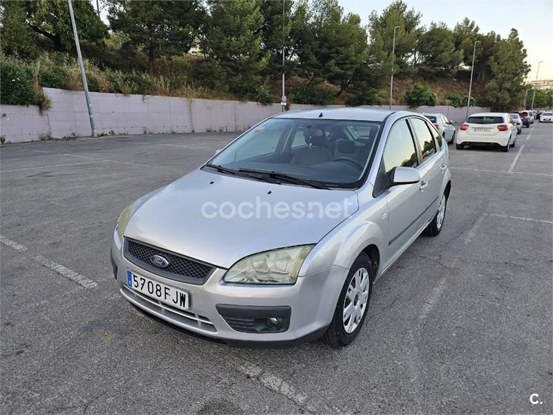 Gris / plata Usado 2006 Ford Focus Trend Berlina | 3300 € (Buen precio) - Imagen 1/4