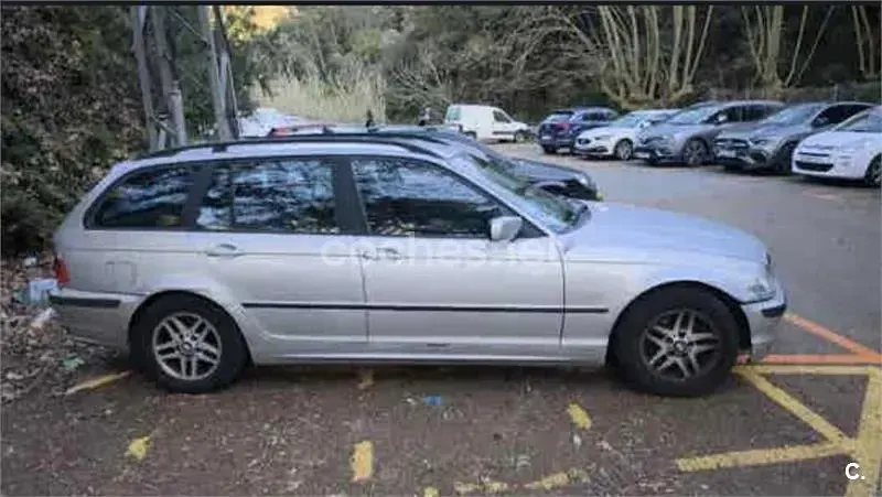 Usado BMW 320 136 CV (100 kW) 2001 Gris / plata Familiar