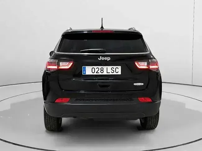 Usado Jeep Compass Longitude 130 CV (95 kW) 2021 Negro SUV