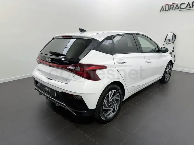 Usado Hyundai i20 100 CV (73 kW) 2025 Blanco Utilitario