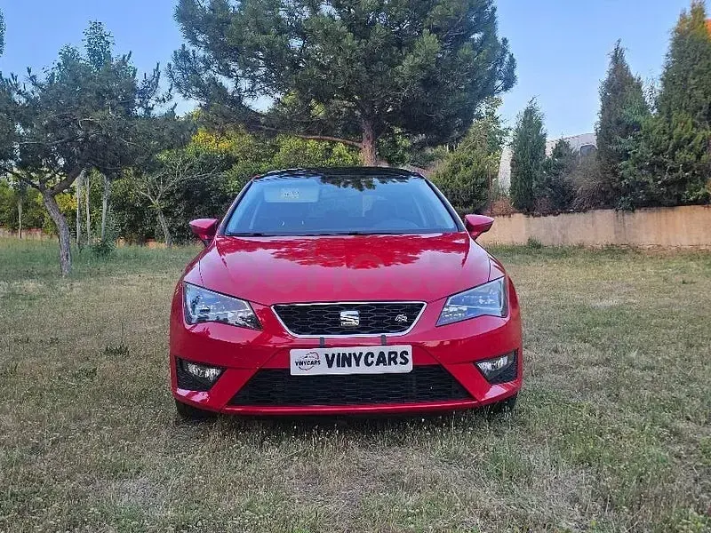 Usado Seat Leon FR 150 CV (110 kW) 2015 Rojo Berlina