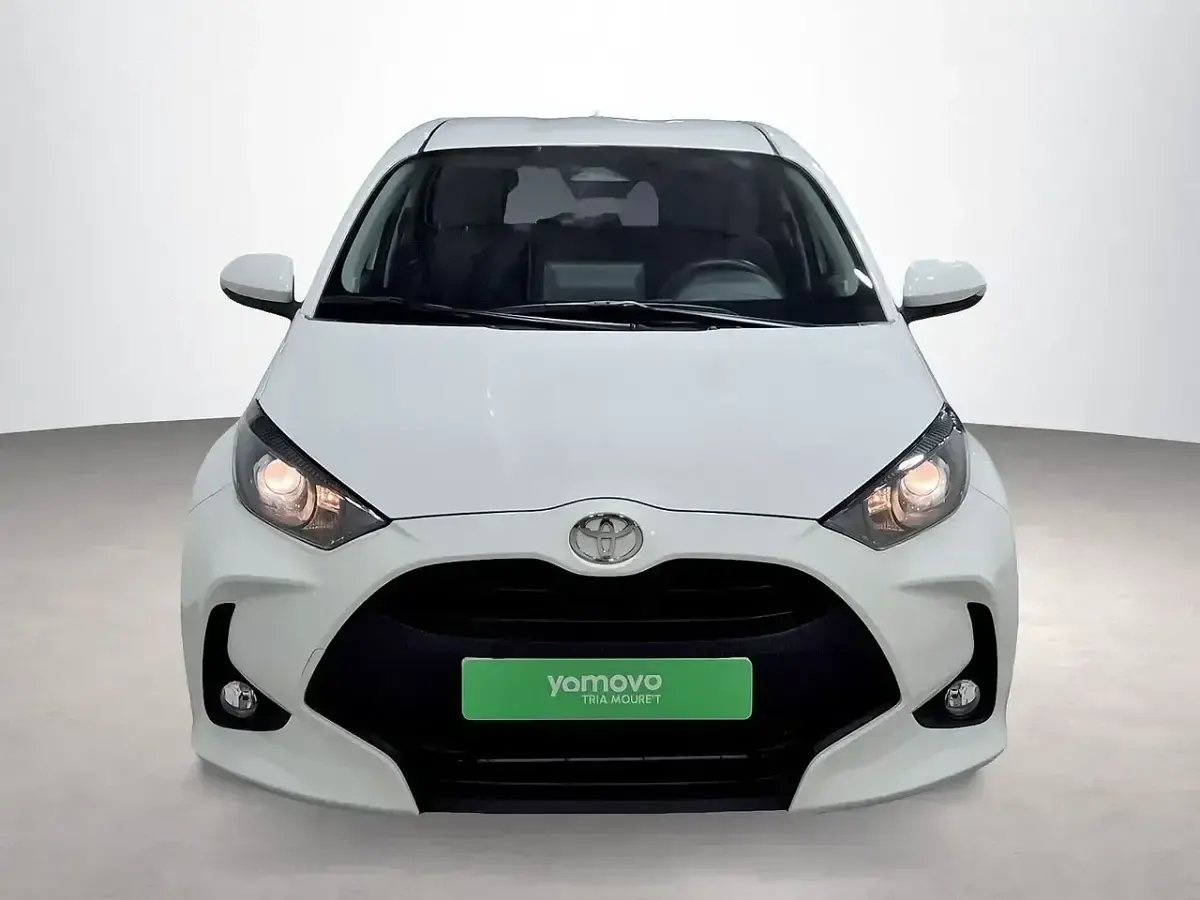 Usado Toyota Yaris Active 116 CV (85 kW) 2024 Blanco Utilitario