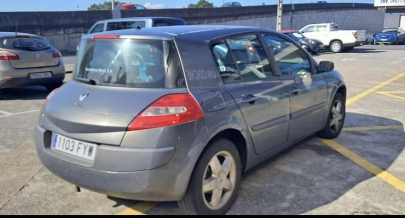Usado Renault Mégane III Authentique 98 CV (72 kW) 2008 Gris Utilitario