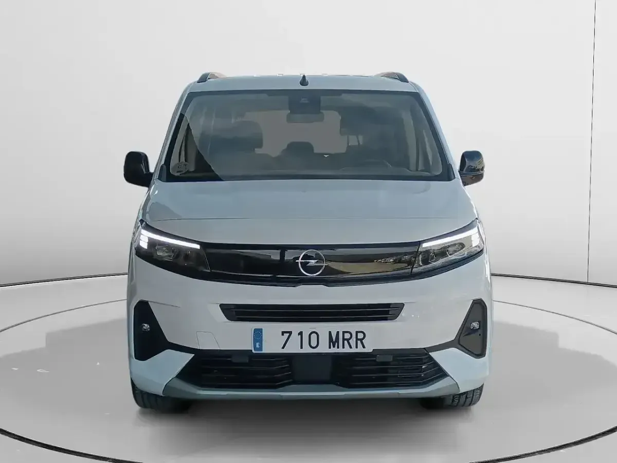 Usado Opel Combo Innovation 130 CV (95 kW) 2024 Blanco Monovolumen