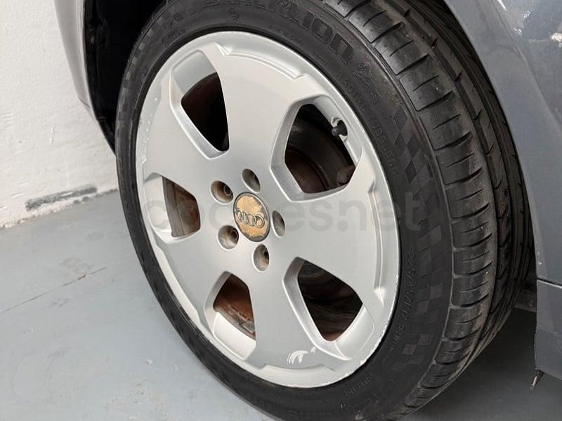 Usado Audi A3 Ambiente 102 CV (75 kW) 2006 Gris / plata Utilitario