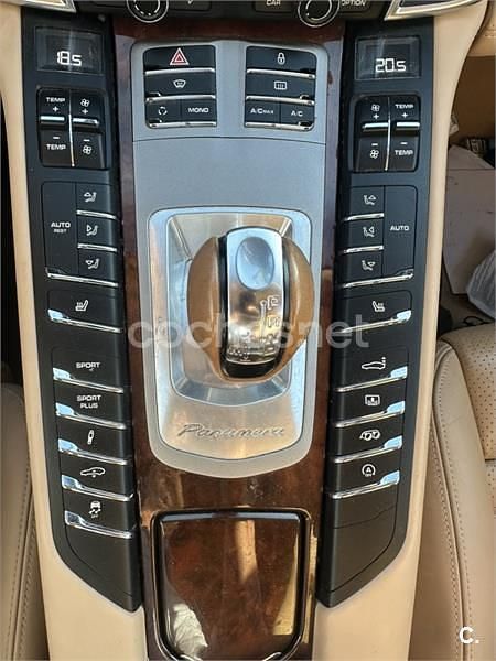 Usado Porsche Panamera Turbo 500 CV (367 kW) 2012 Gris / plata Berlina