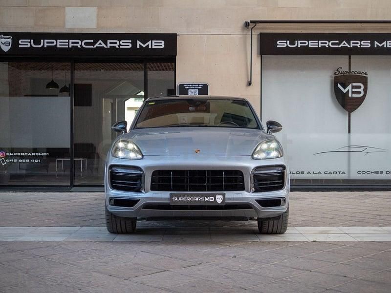 Usado Porsche Cayenne 462 CV (339 kW) 2020 Gris / plata SUV