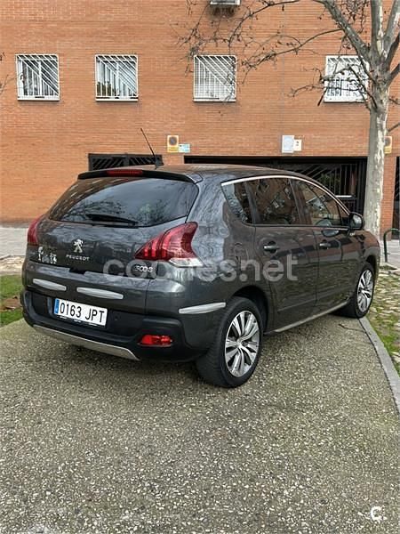 Usado Peugeot 3008 Style 120 CV (88 kW) 2016 Negro Berlina