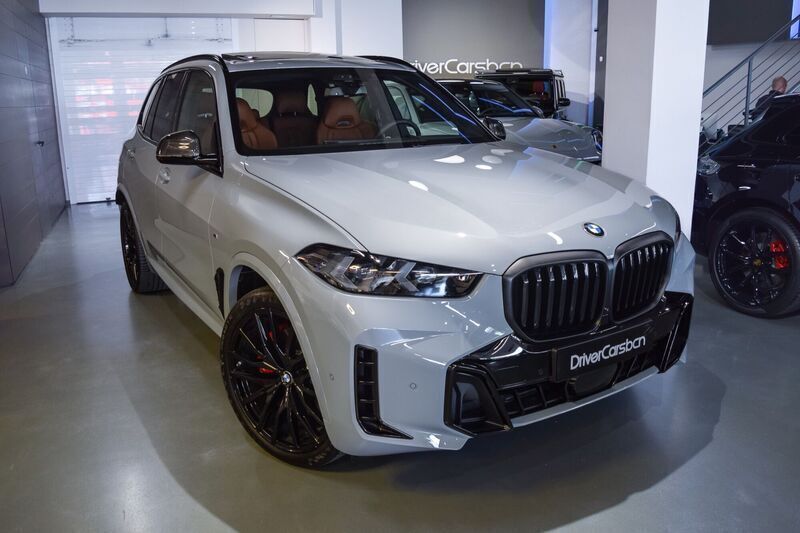 Gris / plata Usado 2025 BMW X5 Comfort Edition SUV | 131.900 € - Imagen 1/4