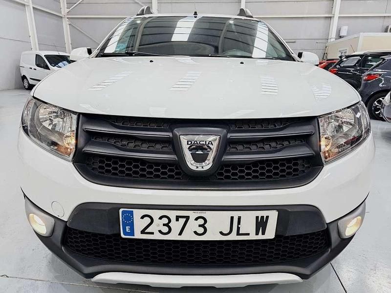 Usado Dacia Sandero Stepway Ambiance 90 CV (66 kW) 2016 Blanco Utilitario