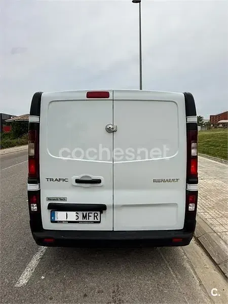 Usado Renault Trafic LIMITED 120 CV (88 kW) 2020 Blanco Monovolumen