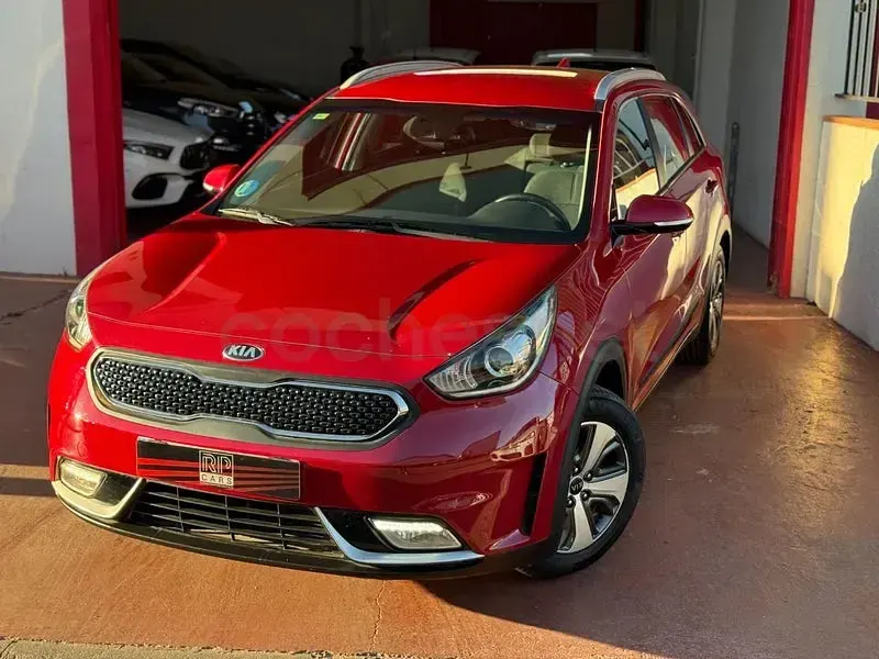 Usado Kia Niro 141 CV (103 kW) 2018 Rojo SUV
