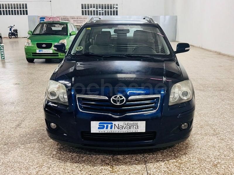 Usado Toyota Avensis Executive 150 CV (110 kW) 2006 Azul Familiar