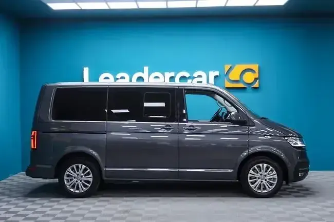 Usado VW Multivan 150 CV (110 kW) 2020 Gris / plata Monovolumen
