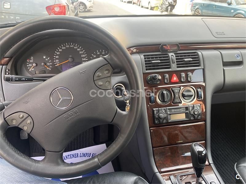 Käytetty Mercedes E200 Elegance 163 HP (119 kW) 2000 Harmaa Sedan