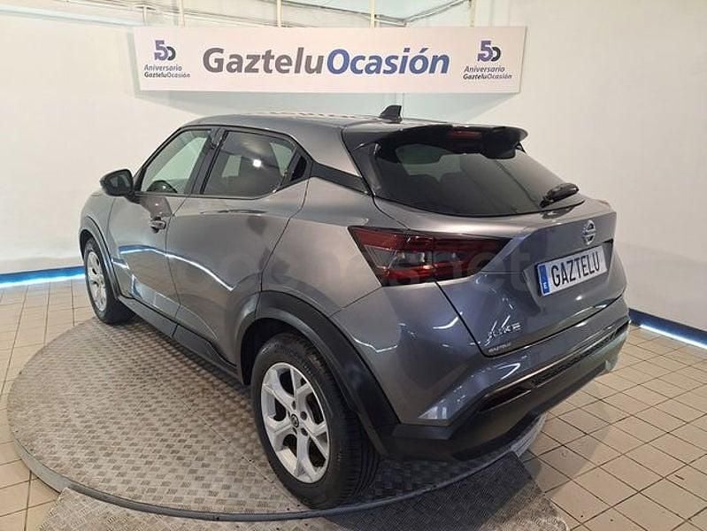 Usado Nissan Juke N-Connecta 114 CV (83 kW) 2021 Gris / plata SUV