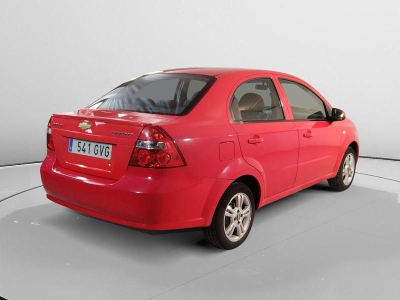 Usado Chevrolet Aveo LT 102 CV (75 kW) 2010 Rojo Utilitario