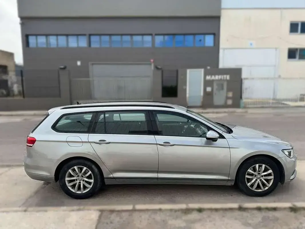 Usado VW Passat Advance 150 CV (110 kW) 2015 Gris Familiar