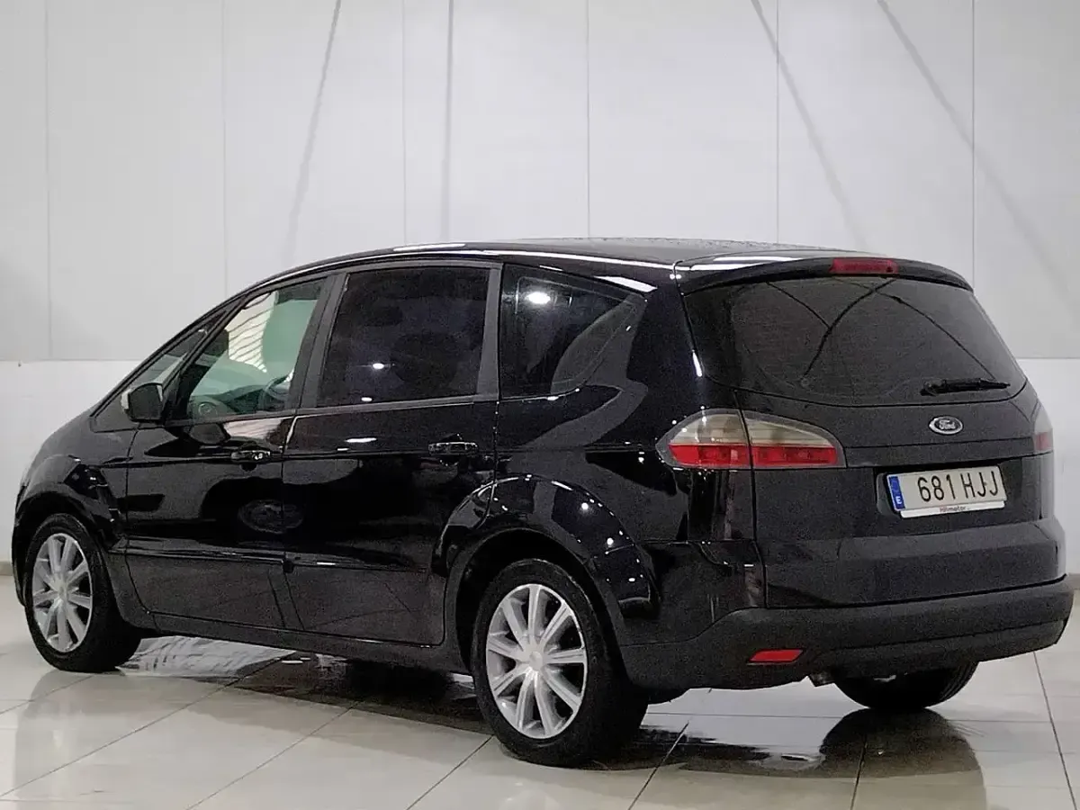Usado Ford S-MAX Titanium 150 CV (110 kW) 2016 Negro Monovolumen