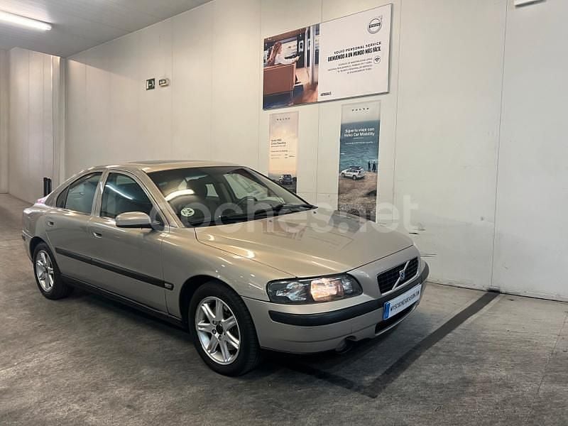 Beige Usado 2003 Volvo S60 Berlina | 7999 € - Imagen 1/4