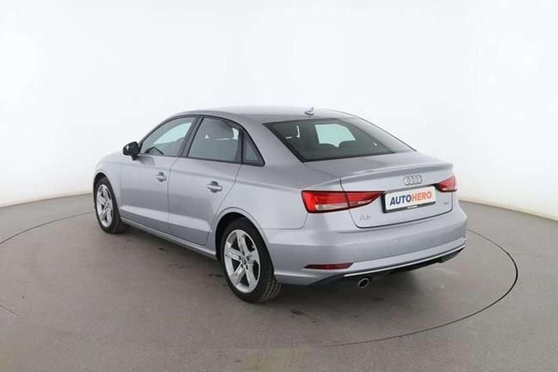 Usado Audi A3 Sport 116 CV (85 kW) 2017 Gris / plata Berlina