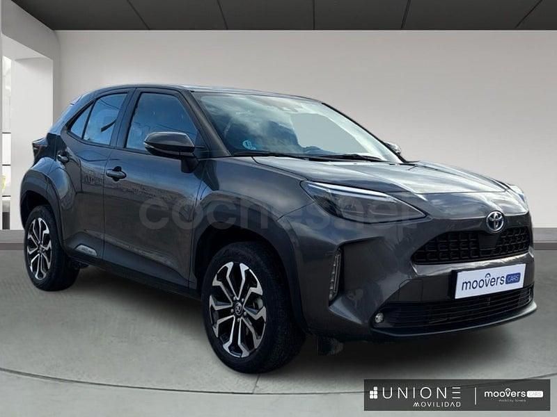 Usado Toyota Yaris Cross Active 116 CV (85 kW) 2024 Gris / plata SUV