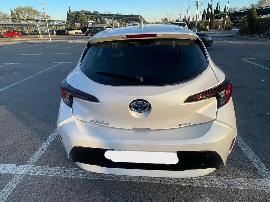 Usado Toyota Corolla Plus 140 CV (102 kW) 2023 Blanco Utilitario