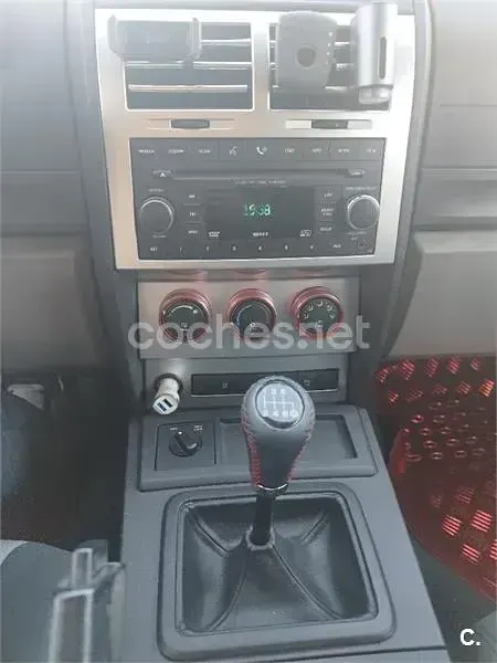 Usado Dodge Nitro SXT 177 CV (130 kW) 2008 Granate SUV